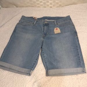 Levi’s Bermuda Mid Rise Jean Shorts